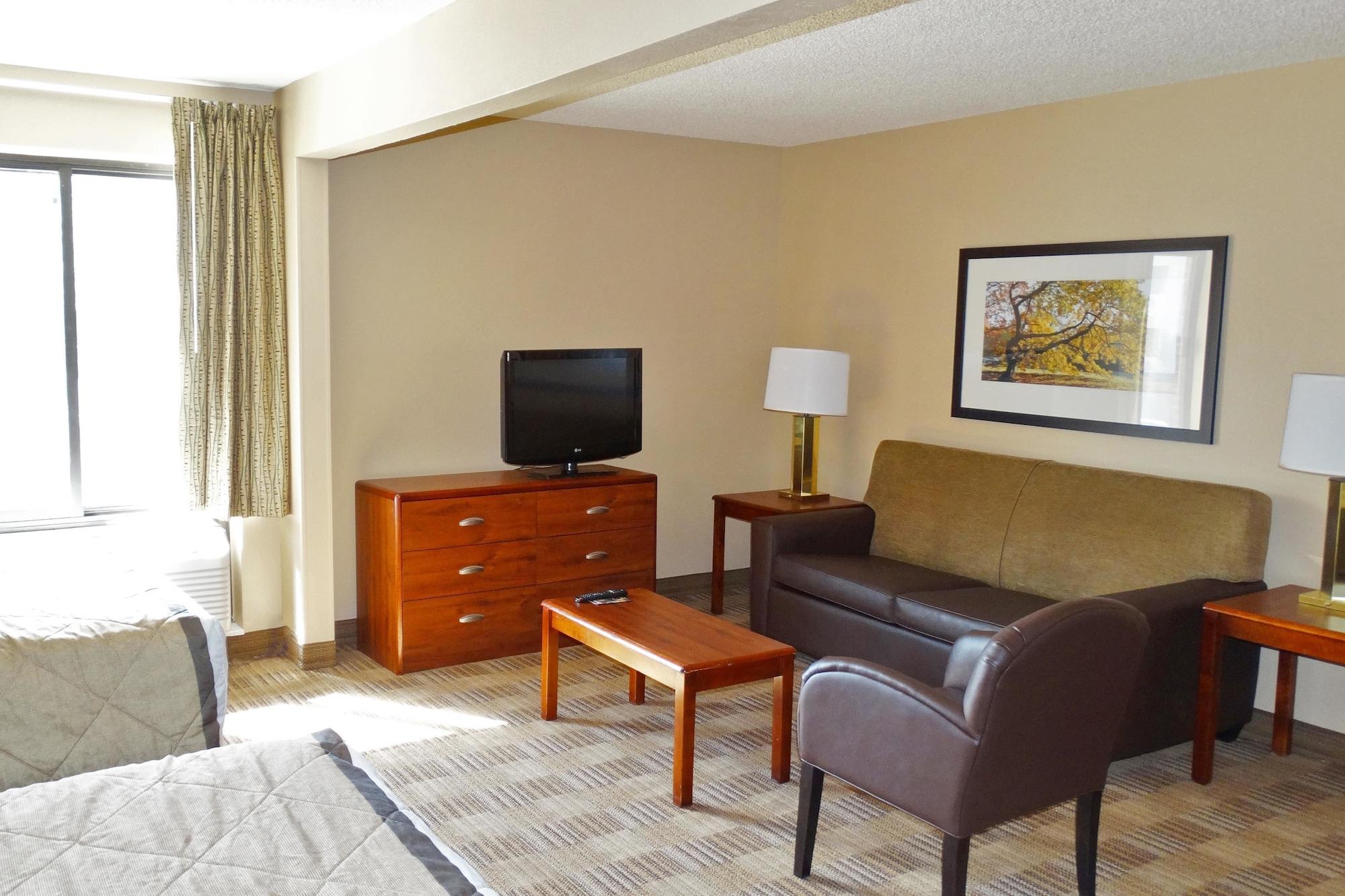 Hotel Suburban Akron West Copley